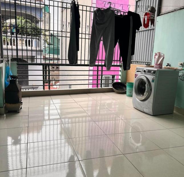 Cần cho thuê nhà 5 tầng tại số 7 ngách 91, ngõ 1194 đường Láng, Đống Đa