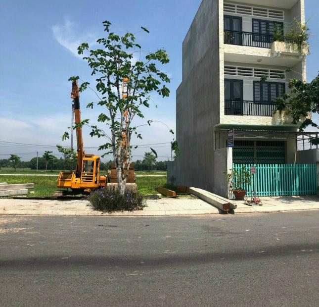 Nhà đất đẹp như hình 85m2  ( 10T/m2) hạ tầng hoàn thiện sổ cầm tay. cách trung tâm HCM 30 phút đi