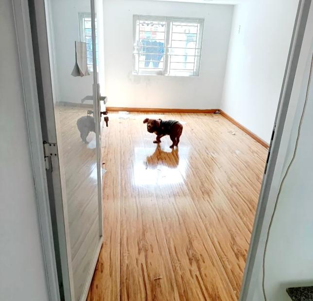 Bán nhà đẹp đường số 12, Bình Tân, 18m2, 2.5x7, 3 tầng, 2PN, chỉ 2.1 tỷ TL chính chủ.