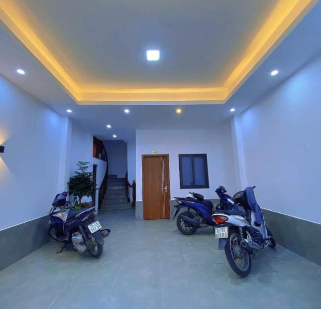 Bán gấp - tòa CCMN ngõ 181 Xuân Thủy - ôtô - 50m2, 5 tầng, 9 phòng KK - 45tr - chỉ 7 tỷ.