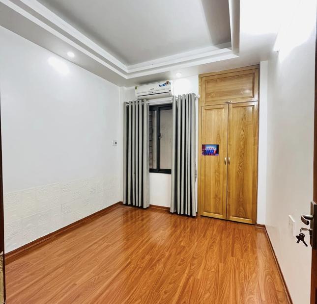 Bán nhà 370 Khương Đình 41m x 5 tầng, mt: 4m, 2 thoáng