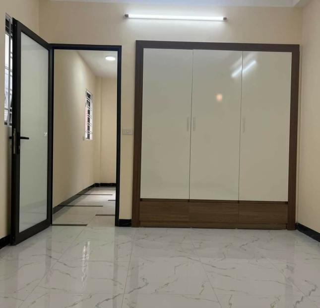 Siêu Phẩm Nhà Phường Phúc Đồng, Long Biên 5T, 35m2 chỉ 2,85 tỷ ( Ngõ gần ô tô)