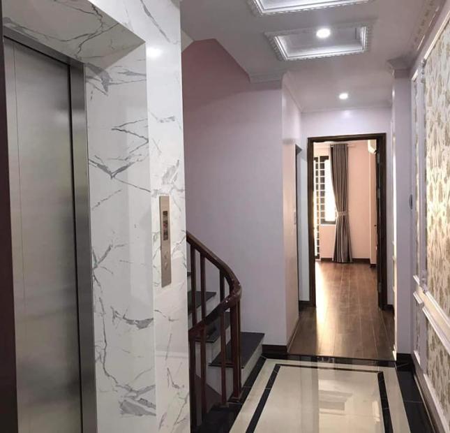 Bán nhà Hoàng Văn Thái PL DT:76M X7T MT: 5M tháng máy Đường ô tô tải giá chỉ:11 tỷ LH 0975172888