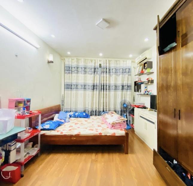 Bán nhà Nguyễn Hoàng Tôn, phân lô 60m2, MT 6.6m giá 7.5 tỷ
