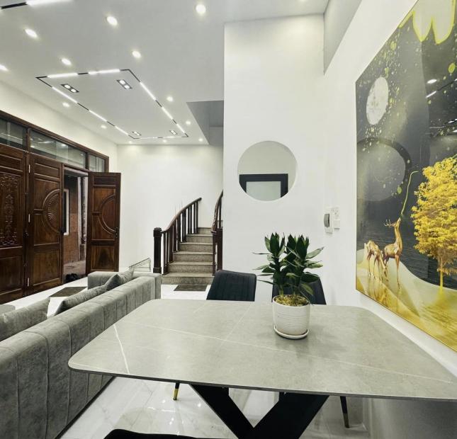             SIÊU PHẨM CẦU GIẤY LÔ GÓC 46M X 4T, 4 THOÁNG, Ô TÔ 5,8 TỶ.