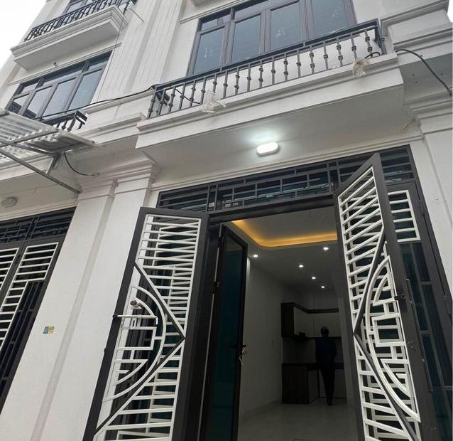 Nhà La Tinh Đông La. Nằm cách Yên Nghĩa 800m. Mặt ngõ thoáng. 50m ra trục chính. S 30m2 1,8 tỷ