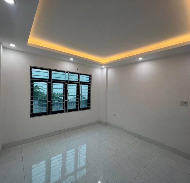 Nhà La Tinh Đông La. Nằm cách Yên Nghĩa 800m. Mặt ngõ thoáng. 50m ra trục chính. S 30m2 1,8 tỷ