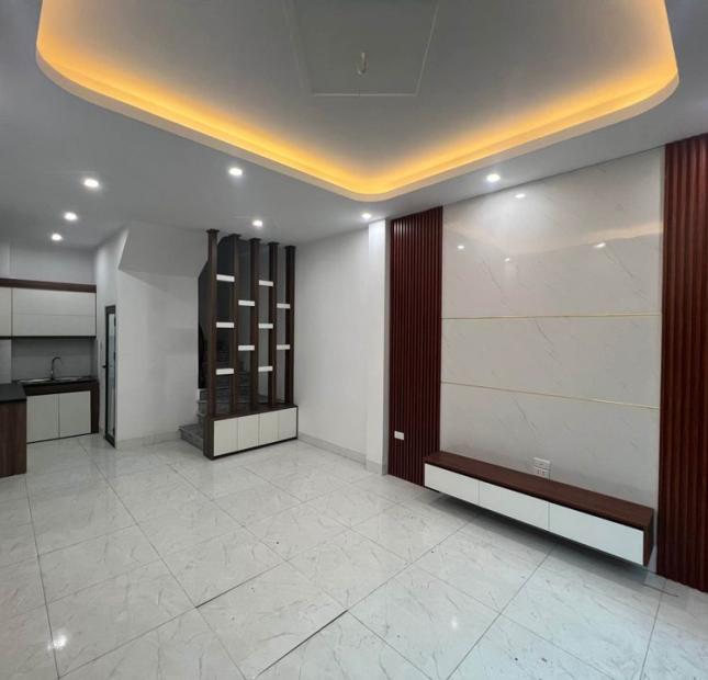 Nhà La Tinh Đông La. Nằm cách Yên Nghĩa 800m. Mặt ngõ thoáng. 50m ra trục chính. S 30m2 1,8 tỷ