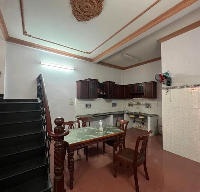 BÁN NHÀ 3 TẦNG CHỈ 4.1 TỶ , KHU VIP – Q9- MẶT TIỀN NHỰA 8M – P LONG TRƯỜNG 