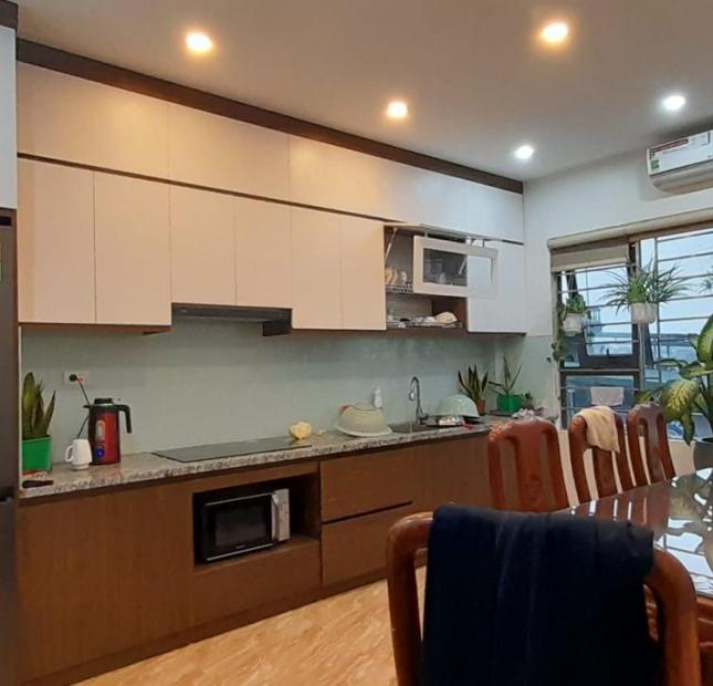 Căn nhà đẹp Lĩnh Nam, 40m2, lô góc, thang máy - Cơ hội hiếm có