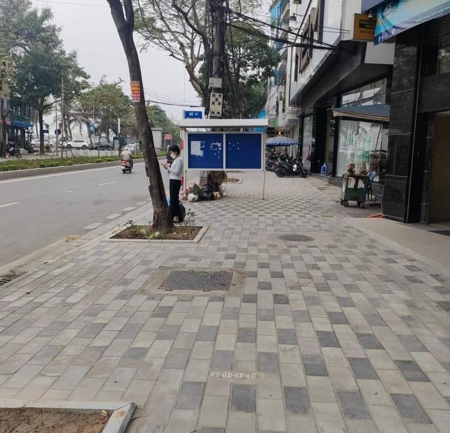 Bán Nhà Mặt Phố Lạc Long Quân_75m2_Mặt Tiền 5.5m Chỉ 17.x Tỷ