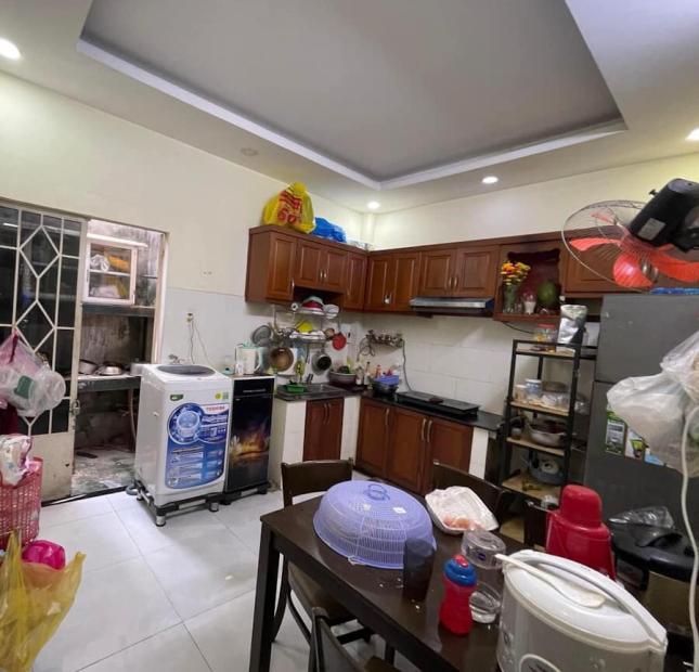 Nhà 4x17.5 vuông vức, 3 tầng, Giá chỉ hơn 11 tỷ, Thành Thái, Q10