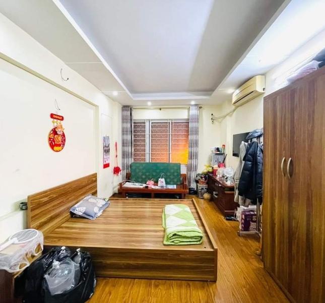 Bán nhà Tôn Đức Thắng 55m2 x 5T, nhỉnh 3 tỷ SÂN RIÊNG 3 THOÁNG, lh 0966037496