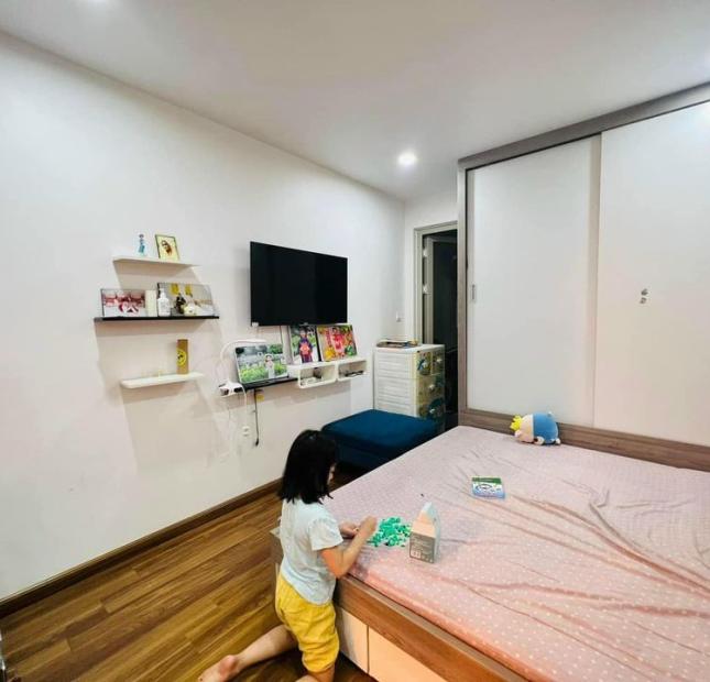 Cần bán căn hộ 2N. Chung cư Hoà Phát 70 Nguyễn Đức Cảnh. Giá 2,79 tỷ