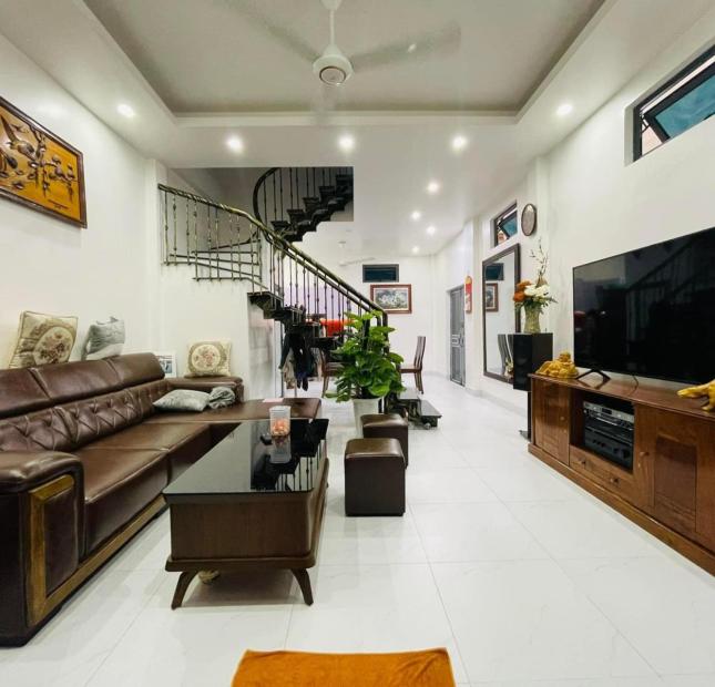 CỰC HIẾM! Nhà lô góc 3 mặt thoáng, Thuỵ Khuê - Tây Hồ 39m2x4T, MT 4,6m, giá 5,5Tỷ.