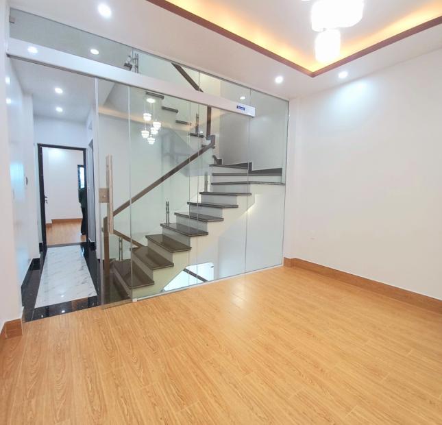 NHÀ 4 TẦNG NGAY ĐƯỜNG HỒ SEN CẦU RÀO 2 dt 48m x 4 tầng giá 3tỷ720 có thỏa thuận