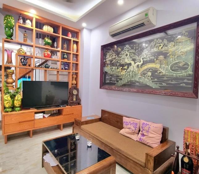 Bán nhà phố Chùa Láng Đống Đa, Ô tô KD, 43m2 5T, Giá 8,6 tỷ. LH: 0349157982.