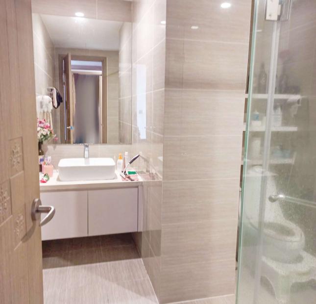 Rẻ, cần bán căn hộ chung cư Việt Hưng, Long Biên, tặng nội thất, tầng 3, 76m, giá 1 tỷ 6