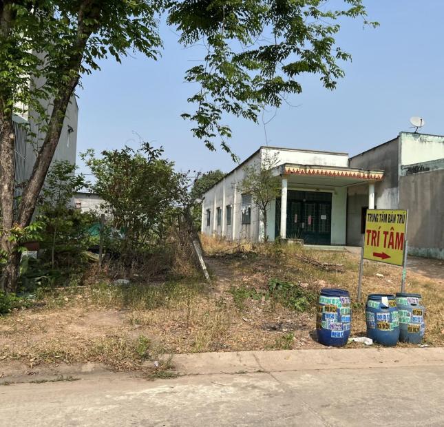 Cần bán lô đất 150m2 (5x30m) đối diện chợ, sát khu công nghiệp Việt-Sing, dân cư đông