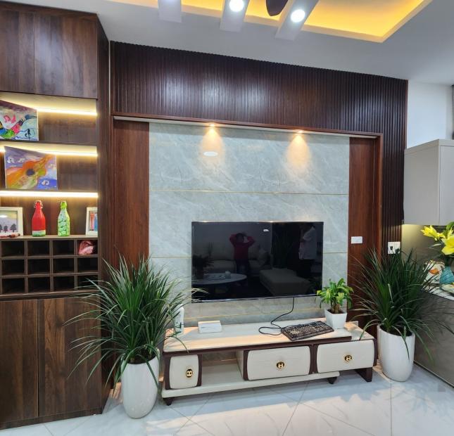 Bán nhà đường Trường Chinh. 36m2. 5 Tầng. Hơn 4 Tỷ. PHÂN LÔ. Ô TÔ. Nhà đẹp, ở ngay. 0378230032