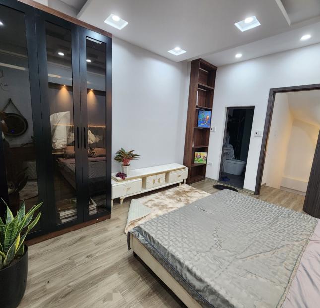 Bán nhà đường Trường Chinh. 36m2. 5 Tầng. Hơn 4 Tỷ. PHÂN LÔ. Ô TÔ. Nhà đẹp, ở ngay. 0378230032