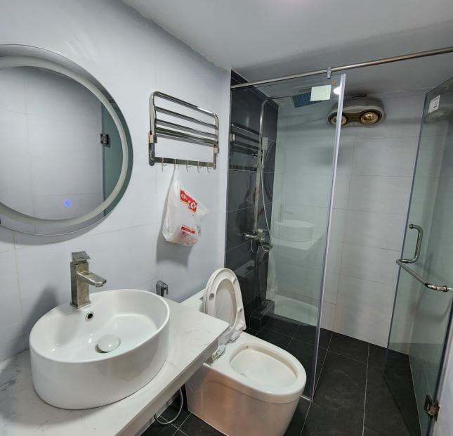 Bán nhà đường Trường Chinh. 36m2. 5 Tầng. Hơn 4 Tỷ. PHÂN LÔ. Ô TÔ. Nhà đẹp, ở ngay. 0378230032