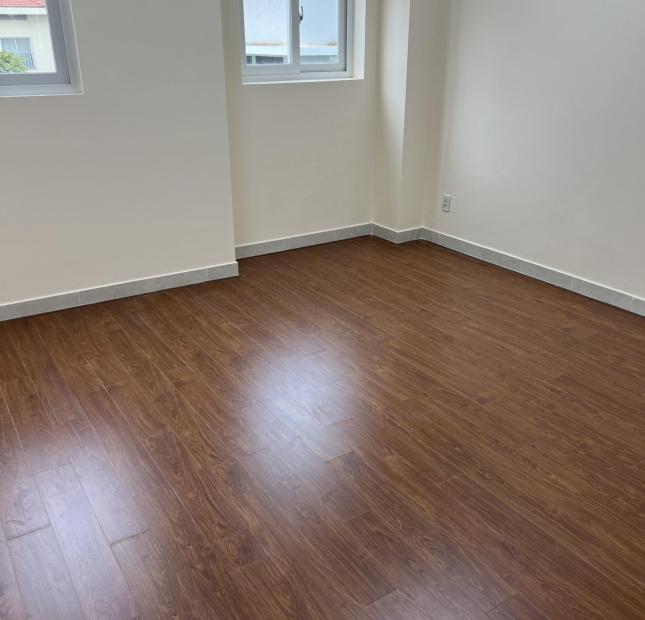Cho thuê nhà phố mặt tiền đường Nguyễn Văn Linh, giá 50 triệu