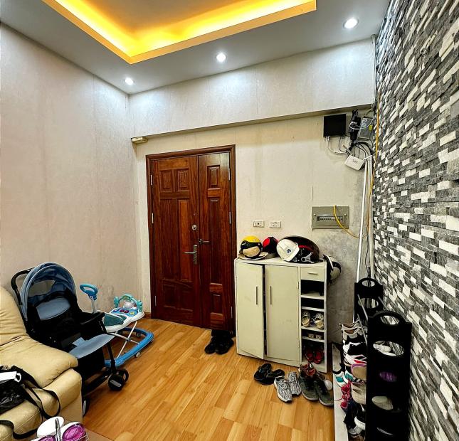 Chung cư đường Nguyễn Ngọc Vũ, tầng trung, view đẹp, 3PN, 3.4 tỷ