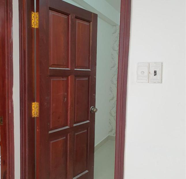 Phan Đăng Lưu Phòng master 1 khách bếp 1 phòng ngủ giá 6 tr