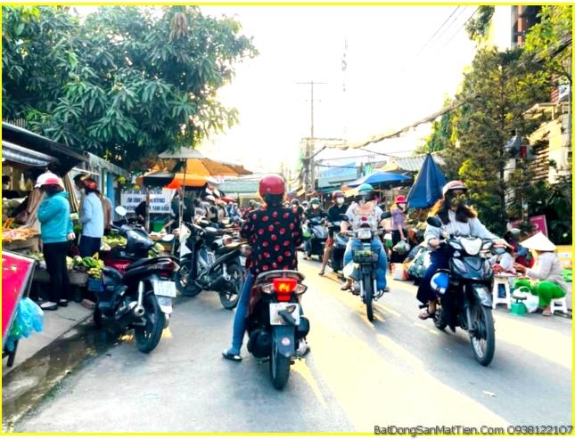 Mặt Tiền Kinh Doanh - RẤT CẦN.BÁN (NGỘP BANK) - CẦN BÁN gấp nhà Mặt tiền chợ Hoa Cau đường 147,