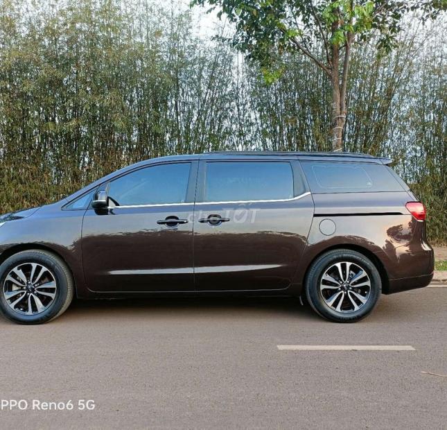 Gia đình cần ra đi gấp Kia Sedona 2017