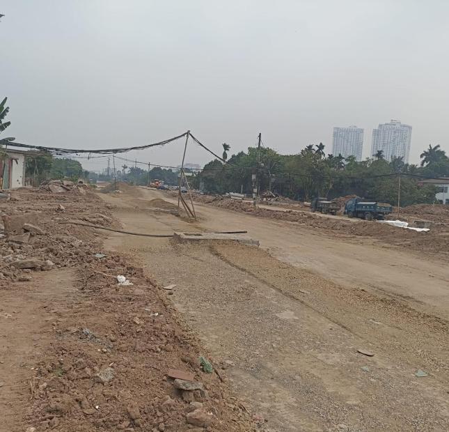 Bán nhà mặt phố Hồng Tiến kéo dài, 302m2, Mặt tiền 15m đường đang làm. Giá đầu tư
