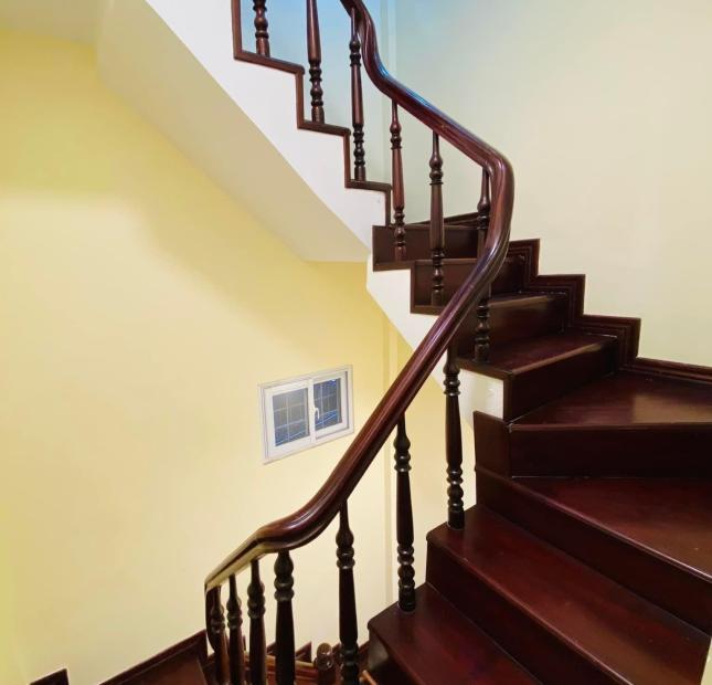 Bán nhà Hồ Đắc Di, Đống Đa lô góc, nhà đẹp full nội thất, ở ngay giá 5,6 tỷ.