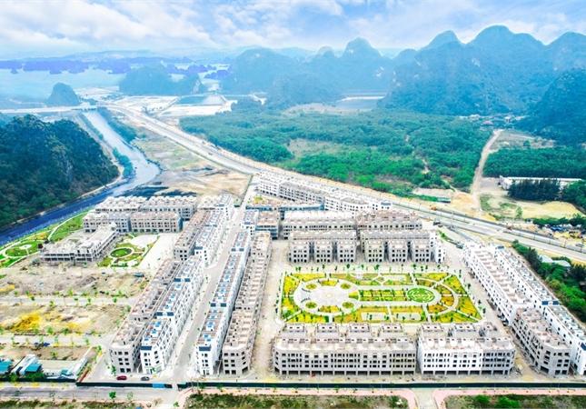 Biệt Thự nghỉ dưỡng trên đường bao biển TP Hạ Long, giá chỉ 11.8 tỷ/lô, DT Sàn 287m, ôm trọn công
