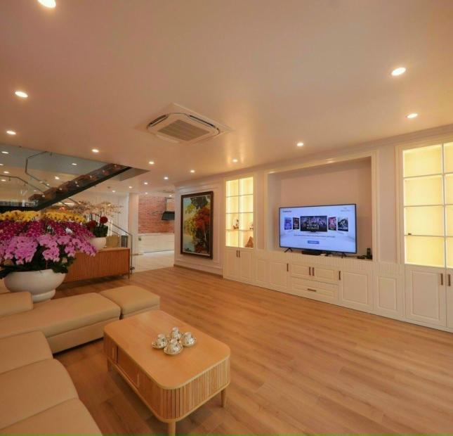 Cho thuê villa mini nội thất đẹp hiện đại khu đường Nguyễn văn Hưởng, gara,3 lầu áp mái,80tr