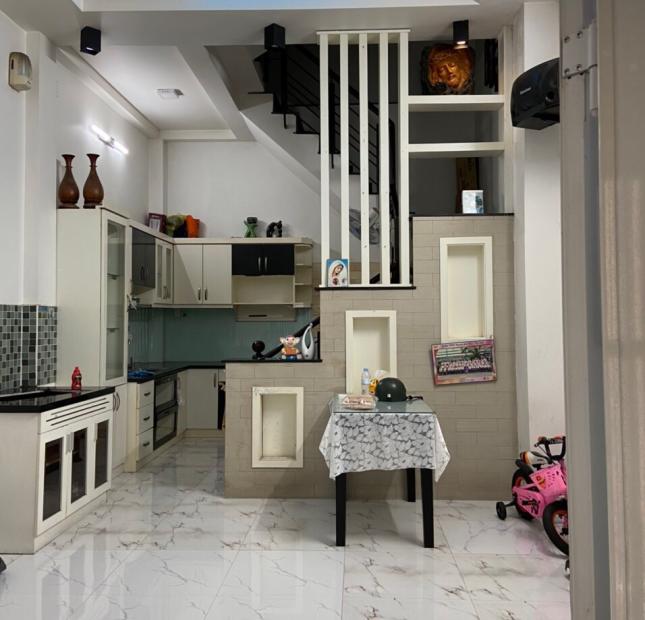 Cho thuê nhà đẹp gần lũy Bán Bích- tân phú 40m2 x 4 tầng 12 triệu