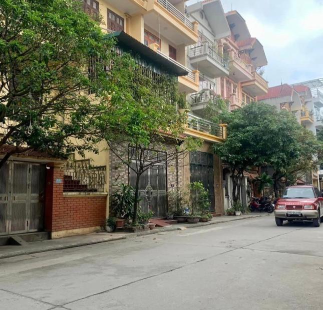 Bán nhà gấp Vĩnh Quyền-Thanh Trì, phân lô dân chí cao, ô tô vào nhà,chánh nhau đước, dt 56m, giá 4,8 tỷ