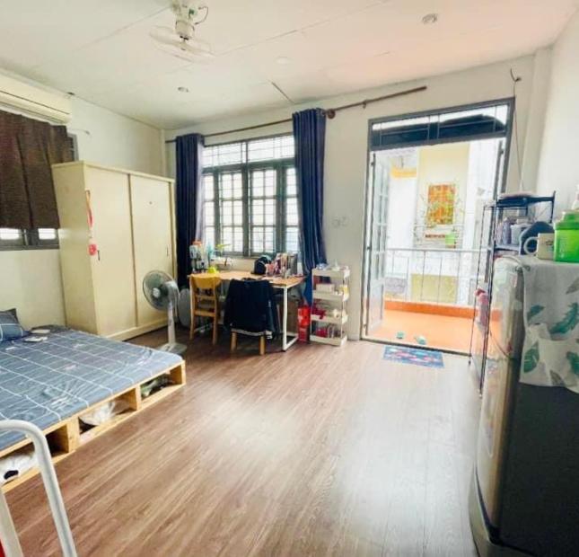 Bán đất tặng nhà, cách 3 căn ra MT Trần Quang Diệu, 3 tầng, 5PN, ngangn 5m, 68m2, 7.8 tỷ