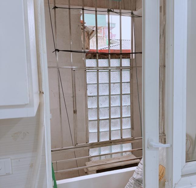 Cần bán gấp Chung cư mini Chùa Láng, căn studio 27m2, full đồ, nhận nhà ở ngay 