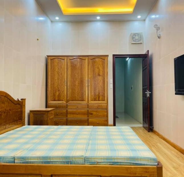 Bán nhà 6 tầng Hào Nam 45m2 chỉ 4 tỷ dòng tiền 24 triệu/tháng