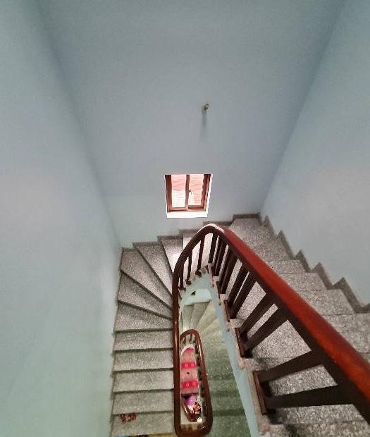 Chủ  nhiều nhà cần bán bớt Dt: 80m, MT: 6.5m, giá Nhỉnh 7,5 tỷ