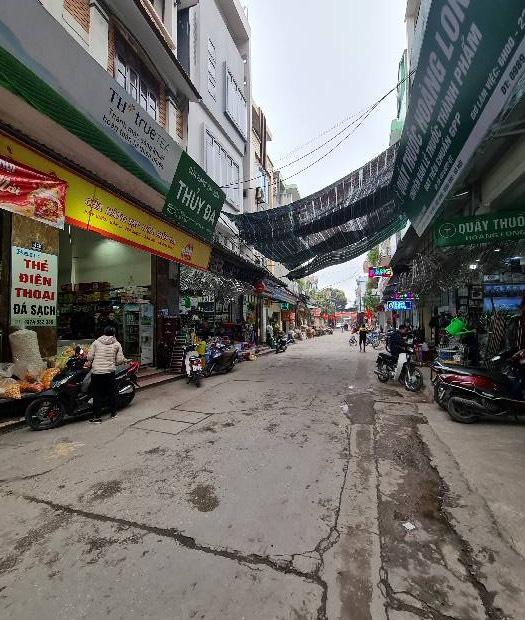 Chủ  nhiều nhà cần bán bớt Dt: 80m, MT: 6.5m, giá Nhỉnh 7,5 tỷ