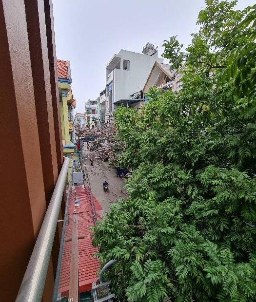 Chủ  nhiều nhà cần bán bớt Dt: 80m, MT: 6.5m, giá Nhỉnh 7,5 tỷ