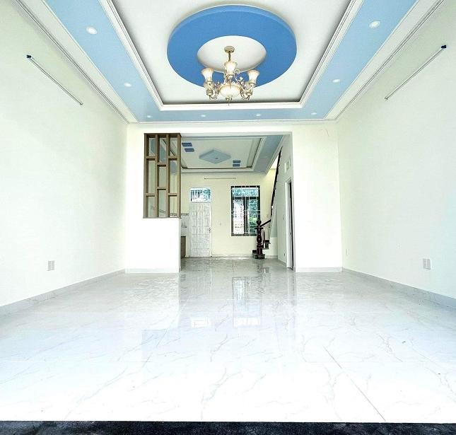BÁN NHANH Căn Nhà Mái Thái Đẹp- Vị Trí Đắc Địa Tại Mỹ Phước 2, Bến Cát