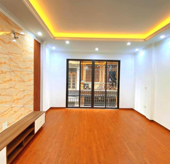 Bán Nhà Phố Kim Mã LÔ GÓC- 3Thoáng Kinh Doanh- Sầm Uất DT 40 m2 MT 4m