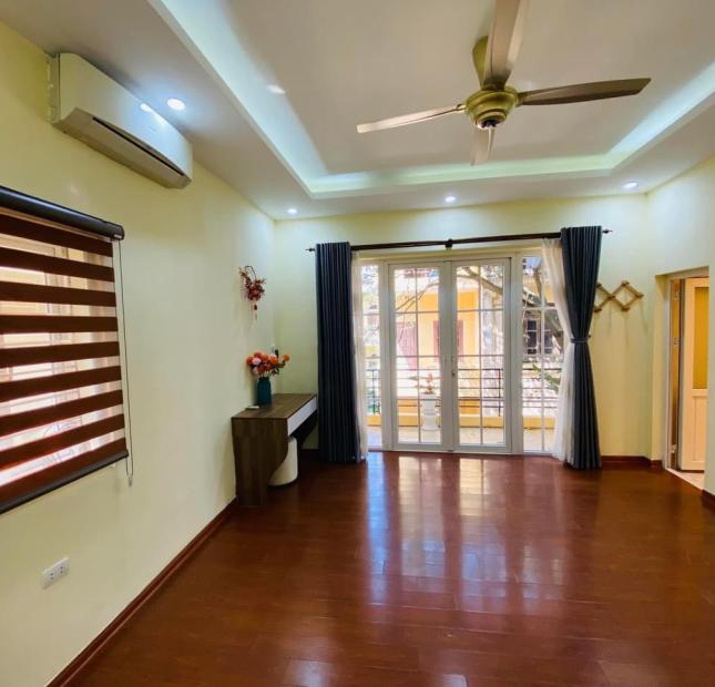 bán nhà ngõ 119 Hồ Đắc Di-Đống Đa 36mx4 tầng-3PN-lô góc-3 mặt thoáng-tặng nội thất gần phố