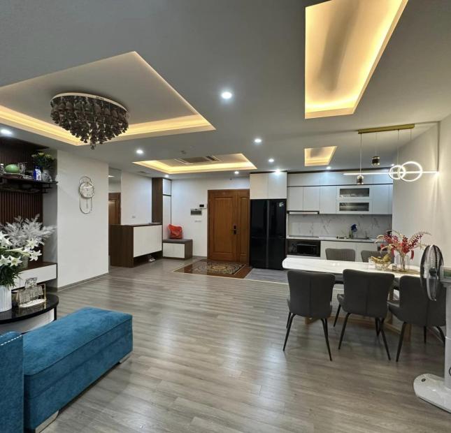 Bán NHANH căn hộ Eurowindow Multi Complex Trần Duy Hưng 101m2, 5.1 tỷ tầng trung, tặng hết nội thất