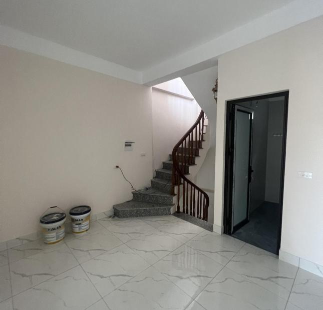 NHÀ ĐỘC LẬP GẦN QL21B, CHỢ XỐM ĐH ĐẠI NAM. S 30M2 3PN. CÁCH QL21B 200M. GIÁ 2,4 TỶ.