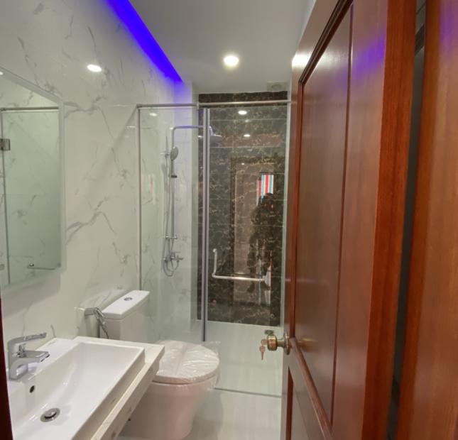 CC bán nhà HXH Nguyễn Thượng Hiền, P5, Bình Thạnh giá 8 tỷ 5 TL mạnh