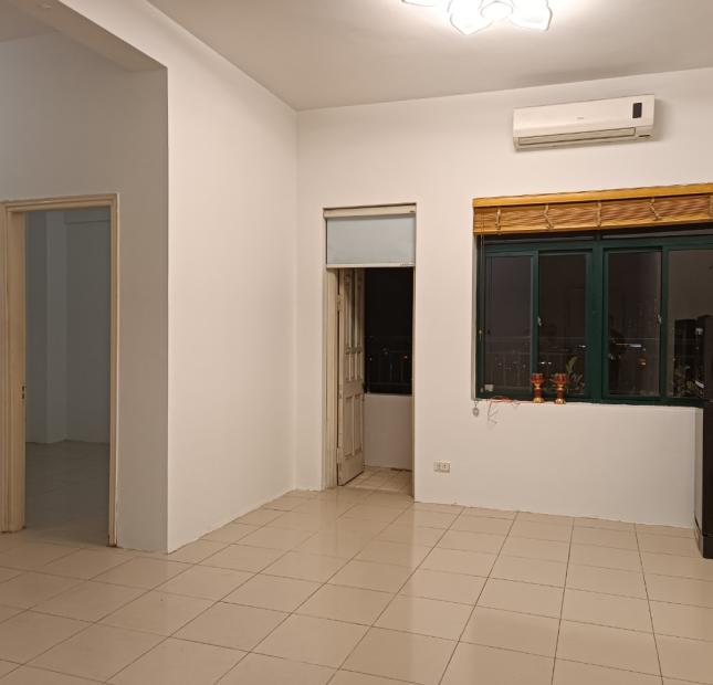 Bán chung cư Thanh Xuân, 54 Hạ Đình, nhà đẹp, 2 ban công. Giá 1.8 tỷ